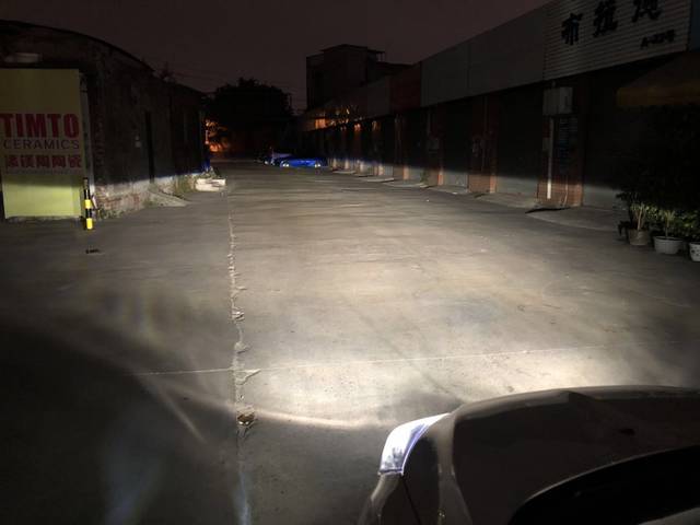 汽车灯光铺路效果图图片