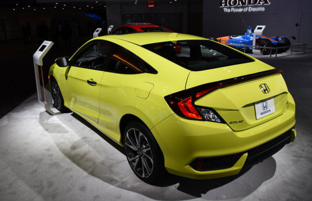 两门版本田思域曝光,配2.0t发动机,性能直追a7,售价与速腾看齐