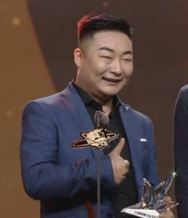 小仔爷直播间节奏不断,露脸导致掉粉无数,露脸是个错误?