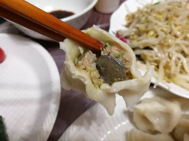 春节包饺子放硬币图片