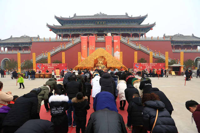 大年初五接财神 西安楼观好热闹