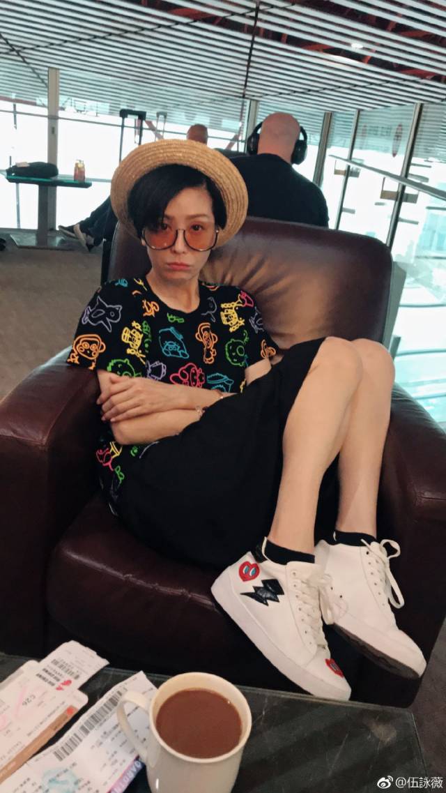 嫁13天变寡妇,如今50岁伍咏薇晒性感比基尼,童颜身材惹火!