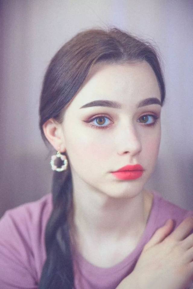 99年的 小仙女 dasha taran,是俄罗斯新晋网红,真的好看到犯规,清纯