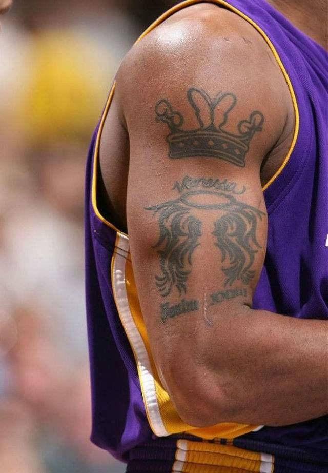 nba球星纹身的含义:詹姆斯纹身霸气十足,科比肩膀上的蝴蝶皇冠