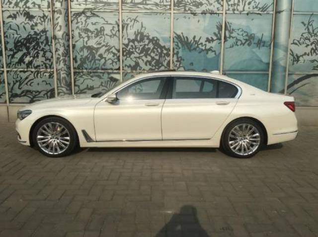 买宝马m760的人和买奔驰s600的人有何不同?这位760车主给出答案