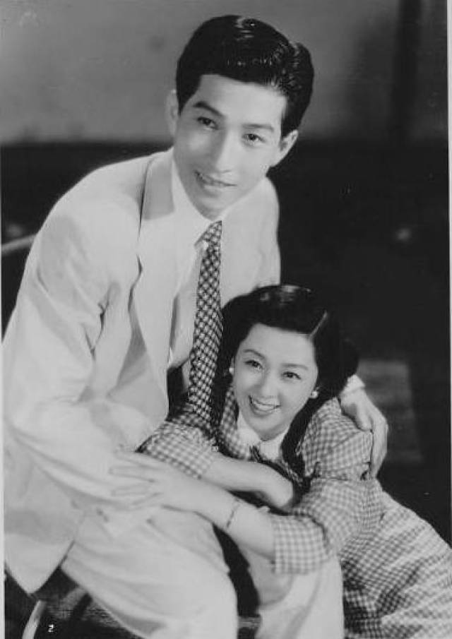 战后日本第一场堂堂正正的吻戏背后,有哪些少