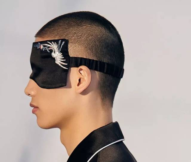 男款的眼罩,设计成了方形,很有个性.