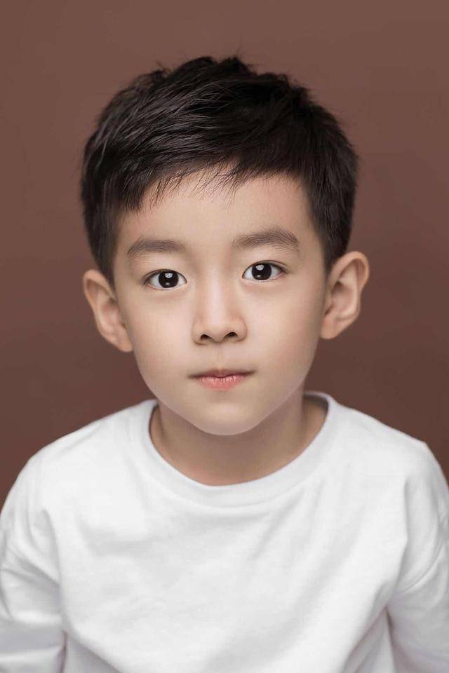 《流浪地球》小刘启郭赫轩获达叔点赞 化身暖萌小戏骨