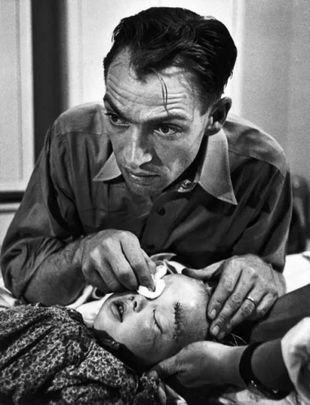 当约翰·尼德普扮演尤金·史密斯,我们或许是时候回看这位摄影师的