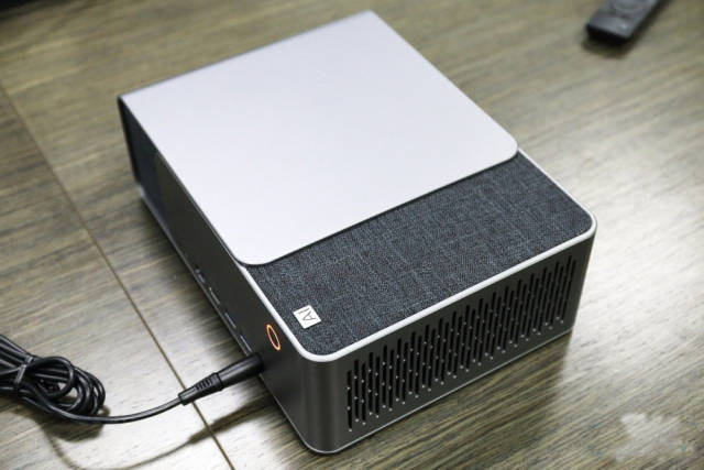 当贝f1智能投影仪体验评测:摆脱屏幕的限制