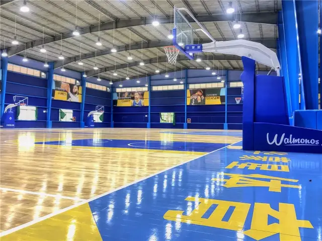 攻略丨如何在东莞凤岗最*最*最***的室内篮球馆免费打球?