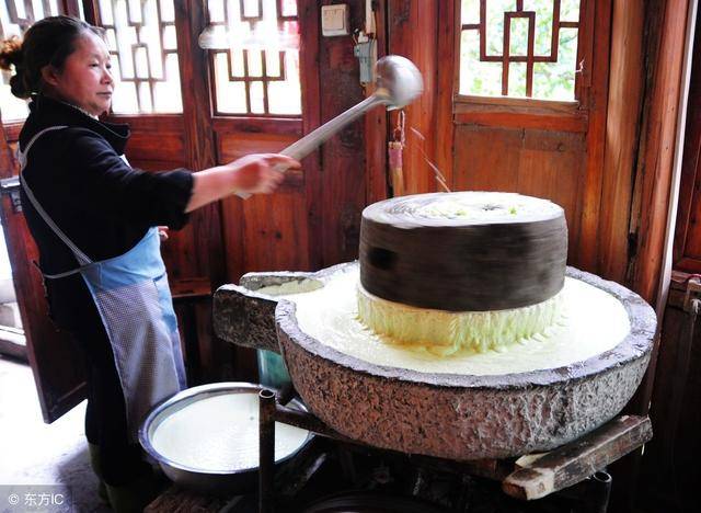 过年打豆腐也寥寥无几,就是打豆腐,也是去磨坊磨黄豆,因此,石磨慢慢地