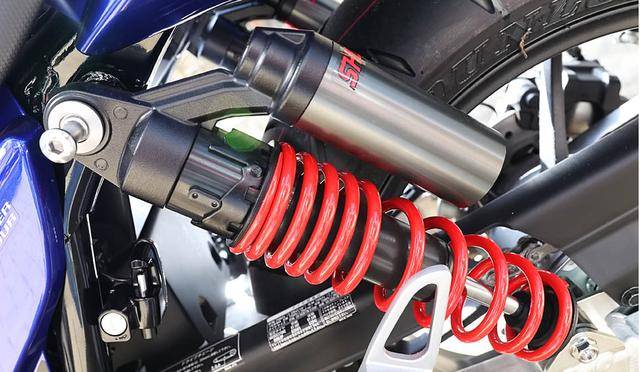 showa双筒尾避震.