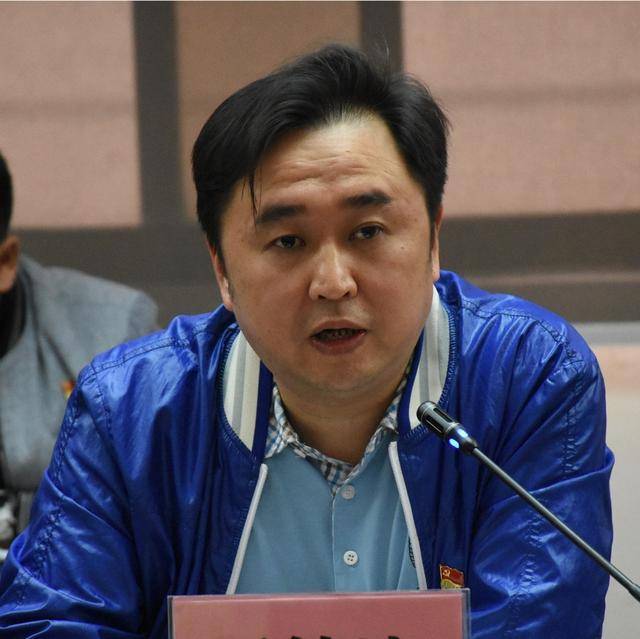 让可爱的人更加可敬区委常委组织部长方岳明到区市场监督管理局座谈