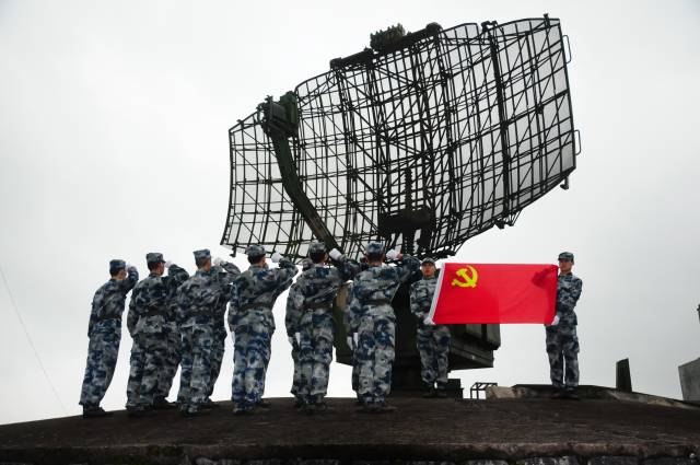 友谊关雷达兵:守卫祖国天空南大门