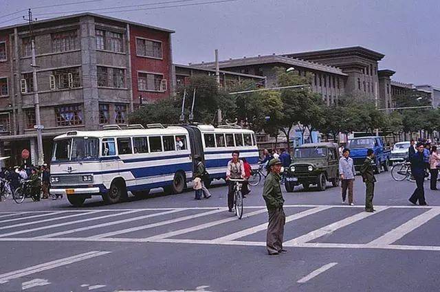 20張1983年蘭州老照片,記憶中的街景和生活