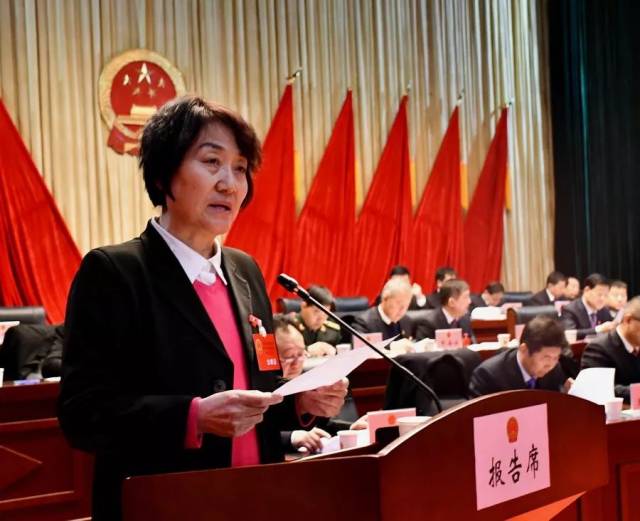 姬跃飞说,2019年全县的重点工作是:坚持以农业农村为根本,扎实推进