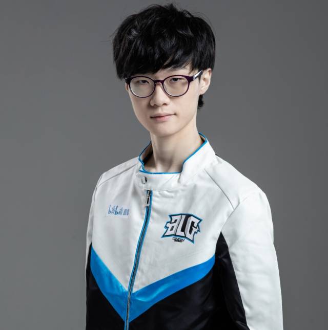 ig中单rookie,adc west