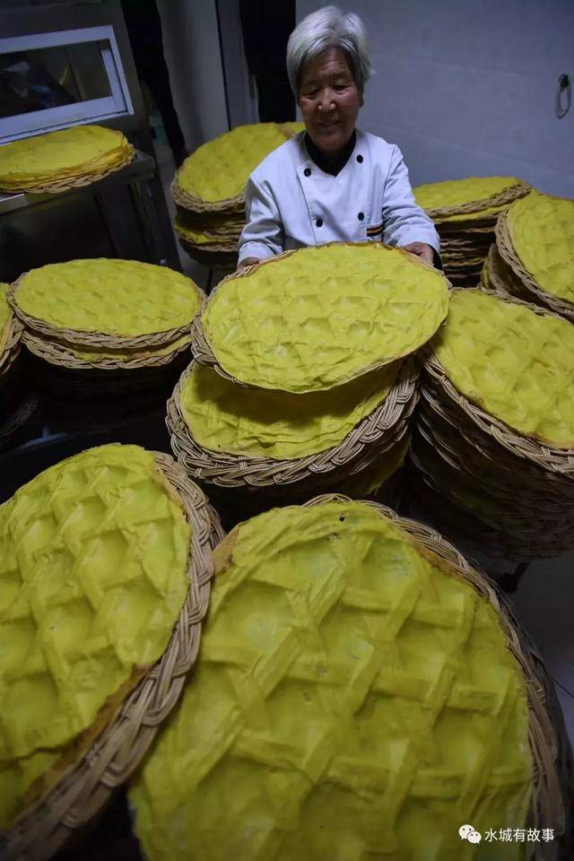 姜黄制成,摊制的饹馇可制作成炸饹馇儿"饯(方言读qiān)子",也可制作