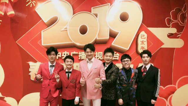 周深身高被道具组嫌弃,《声入人心》组团抢