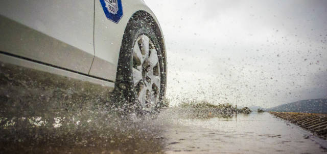 定期检查轮胎状况