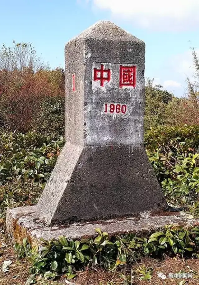 到腾冲尖高山看看"共和国1号碑"