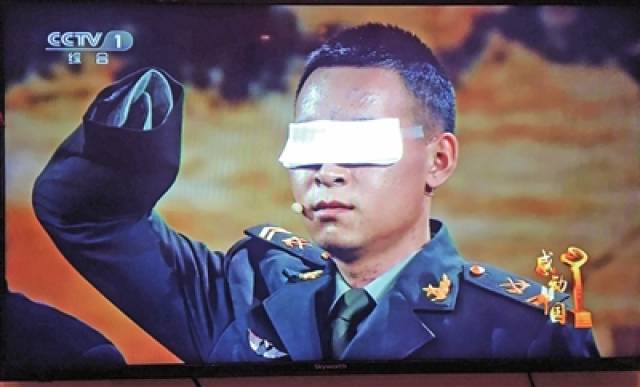 临危岂顾生,杜富国感动中国 颁奖盛典昨日央视播出