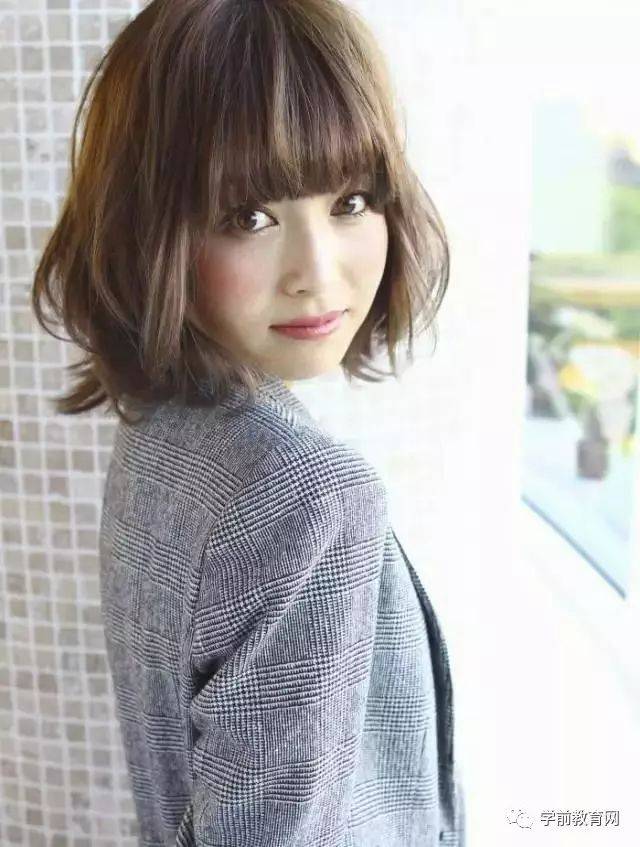 微烫处理的中长外卷翘发不仅时尚好看更显头型饱满