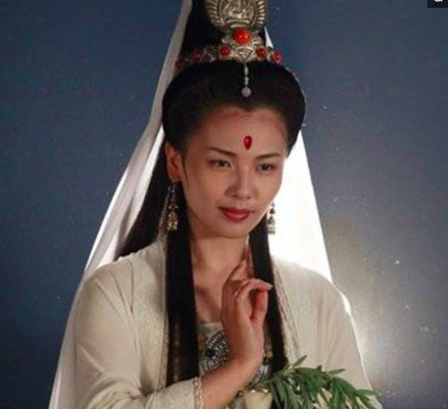 同样是出演观世音,左大玢的被认为是真菩萨,而她则像鬼魂!