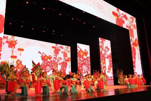 2019深圳新春戏曲晚会大戏登场,宝城小学京剧萌娃闹春
