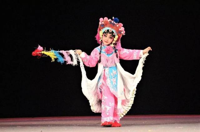 表演:韶关粤北采茶戏保护传承中心 主演:黄丽华,池永泉,杜丽英 演出