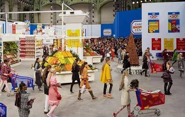 高山滑雪屋 2019/20香奈儿秋冬高级成衣发布会秀场