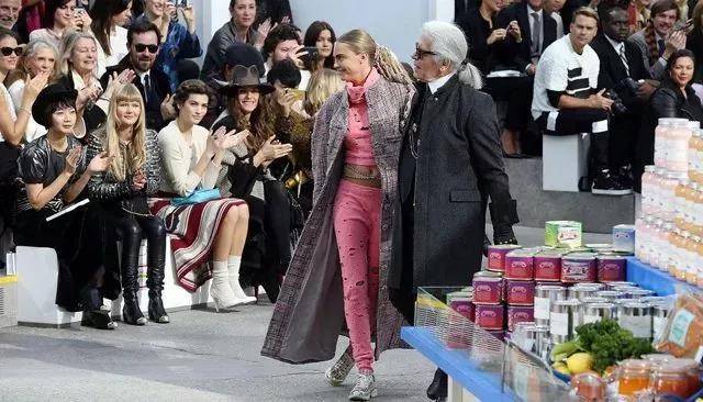 高山滑雪屋 2019/20香奈儿秋冬高级成衣发布会秀场