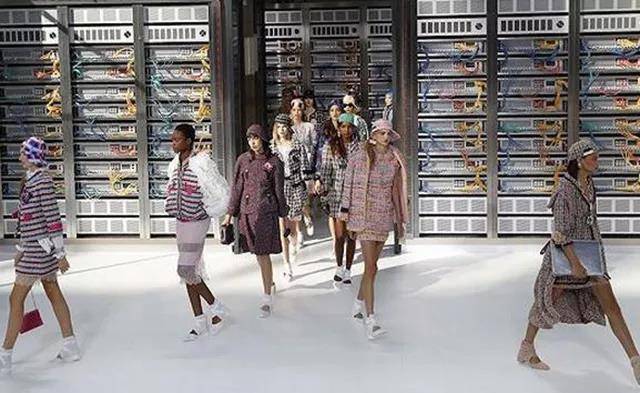 高山滑雪屋 2019/20香奈儿秋冬高级成衣发布会秀场