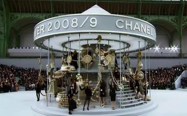 高山滑雪屋 2019/20香奈儿秋冬高级成衣发布会秀场