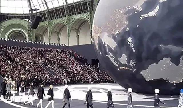 高山滑雪屋 2019/20香奈儿秋冬高级成衣发布会秀场