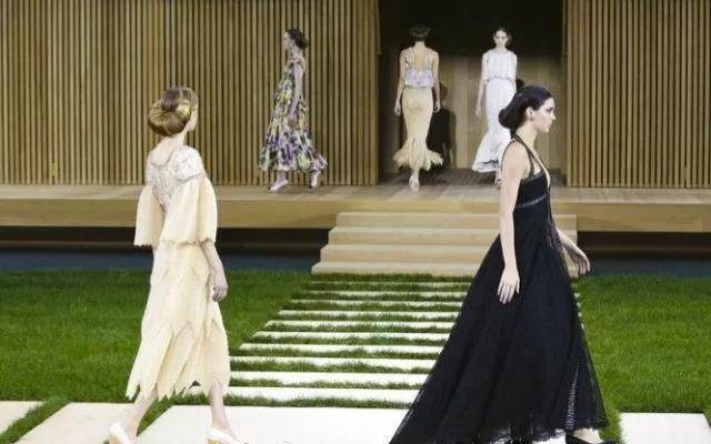 高山滑雪屋 2019/20香奈儿秋冬高级成衣发布会秀场