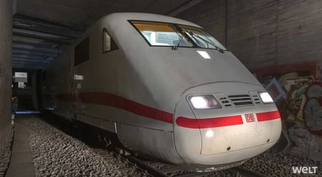 德铁ice高速列车在瑞士城市巴塞尔脱轨