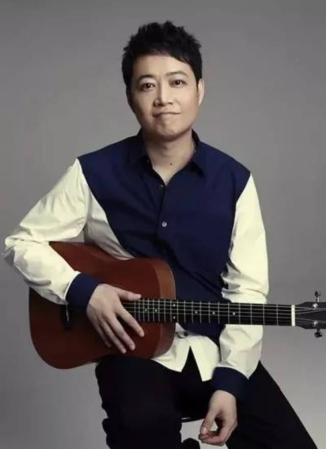 欢庆划上了圆满的句号 罗兰数字音乐教育音乐导师——邢天溯 著名歌手