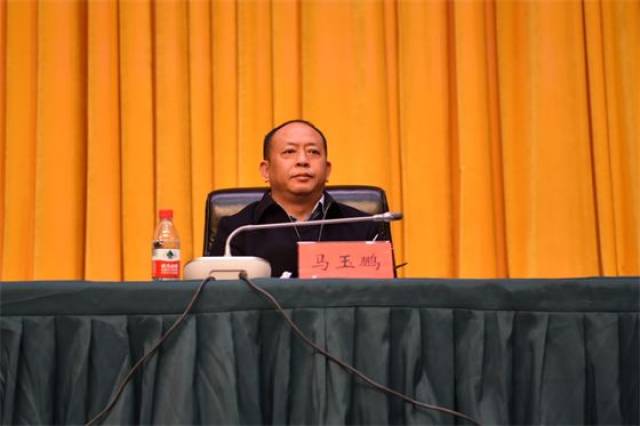 对如何干好2019年的营销工作,何英姿强调, 一是要认清形势,保持定力.