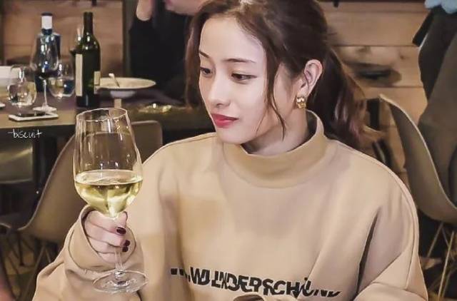 点击观看石原里美的穿搭教程