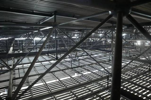 都在这些"轻骑兵"的检修范围内 是检查的 重中之重 扣板是否松动 吊顶