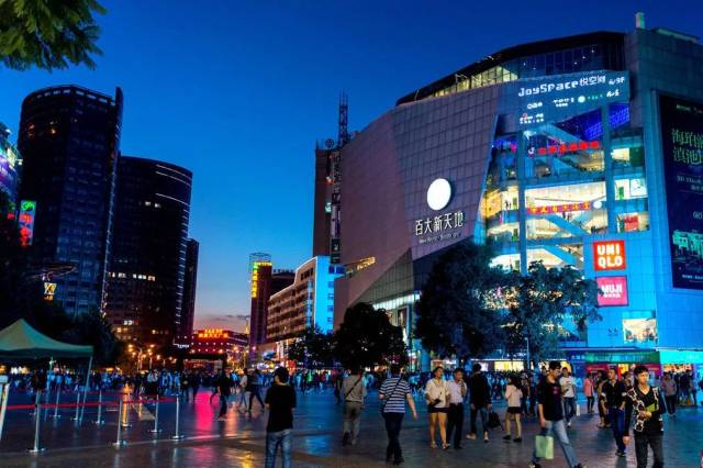 五华区雨恋百货店：探索生活美学的新篇章