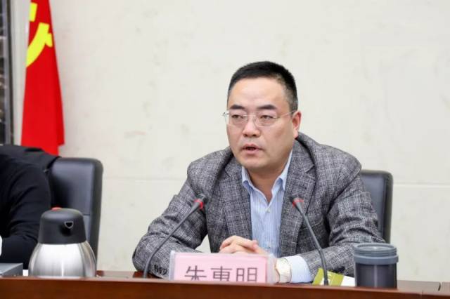 点评 总结讲话 海虞镇党委书记,产业园党工委书记朱惠明作总结讲话