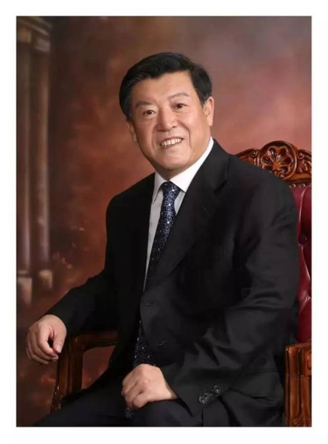 赵广发艺术简介赵广发,1952年8月生于甘肃靖远,工商管理硕士.