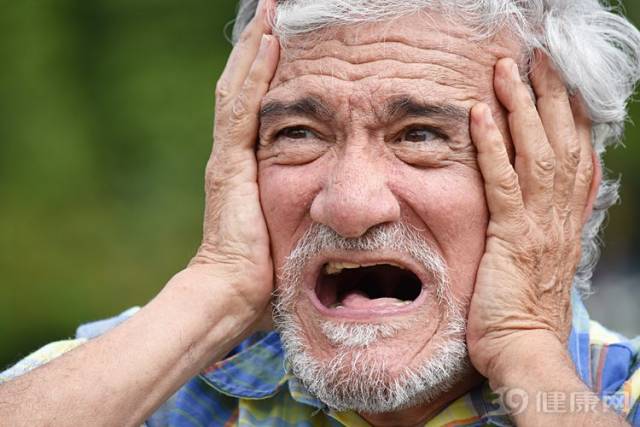 家里老人有这些异常,留个心眼,可能是老年痴呆!