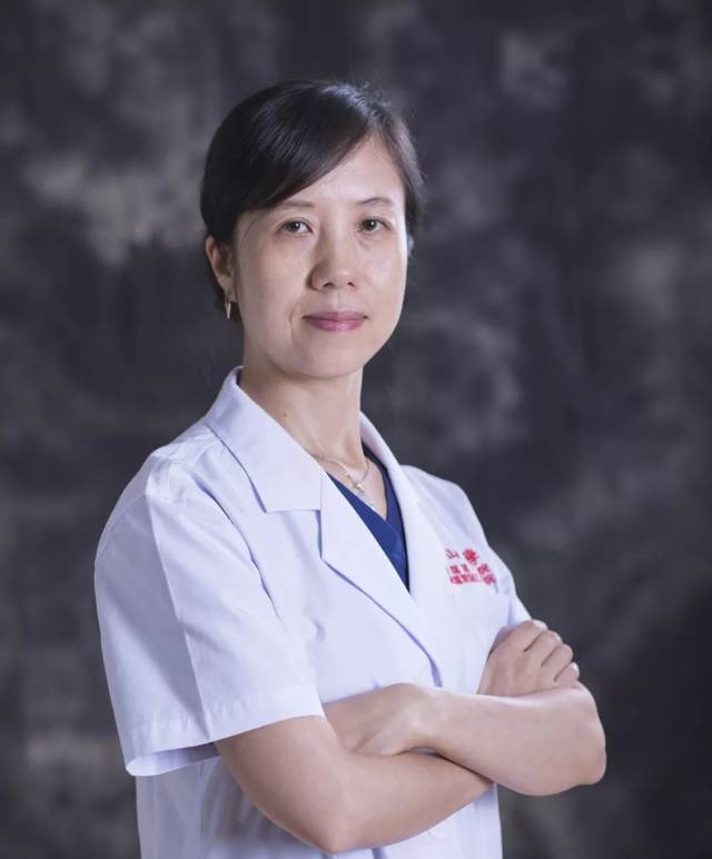 杨艳东,超声科副主任医师 妇产科医学博士,英国胎儿医学基金会亚专科