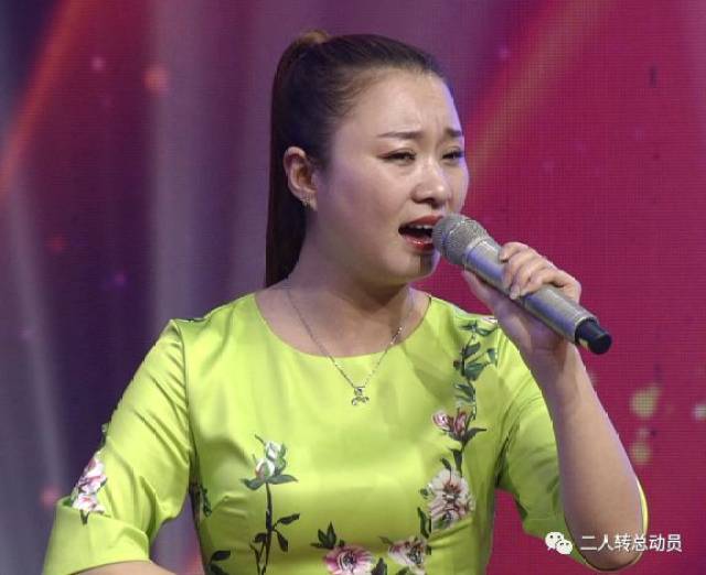 合作十分默契 一鼓作气 敲开了 四位名师的师门 刘春超不仅二人转唱得