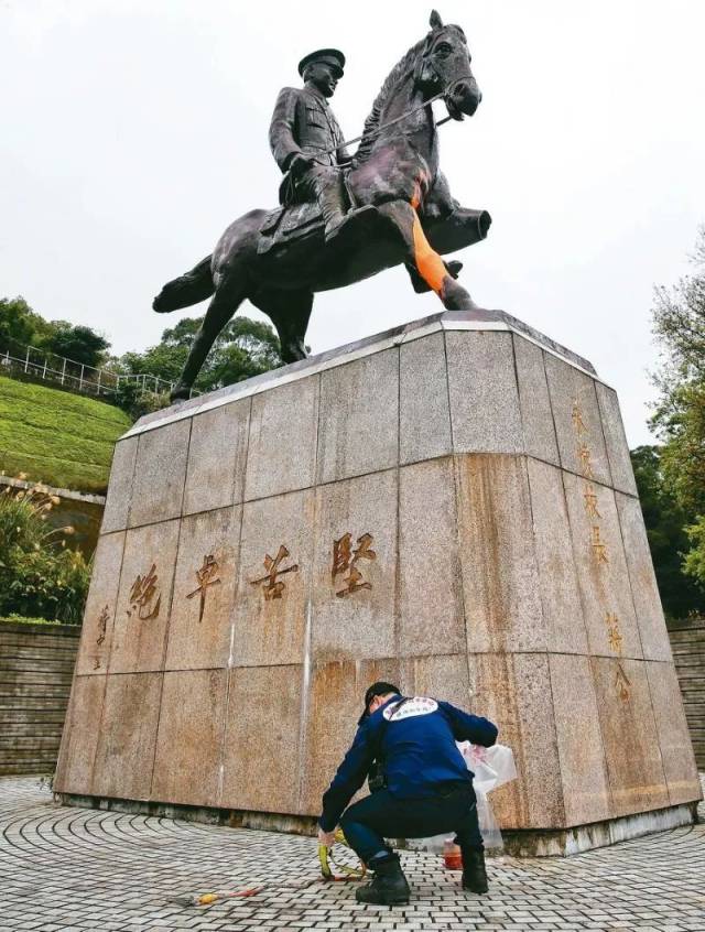 二二八临近 蒋介石铜像又遭殃了
