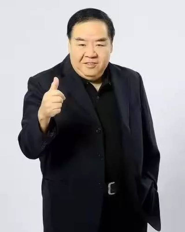 67岁肥猫郑则仕被病折磨,身形消瘦掉发严重,头发花白似80岁